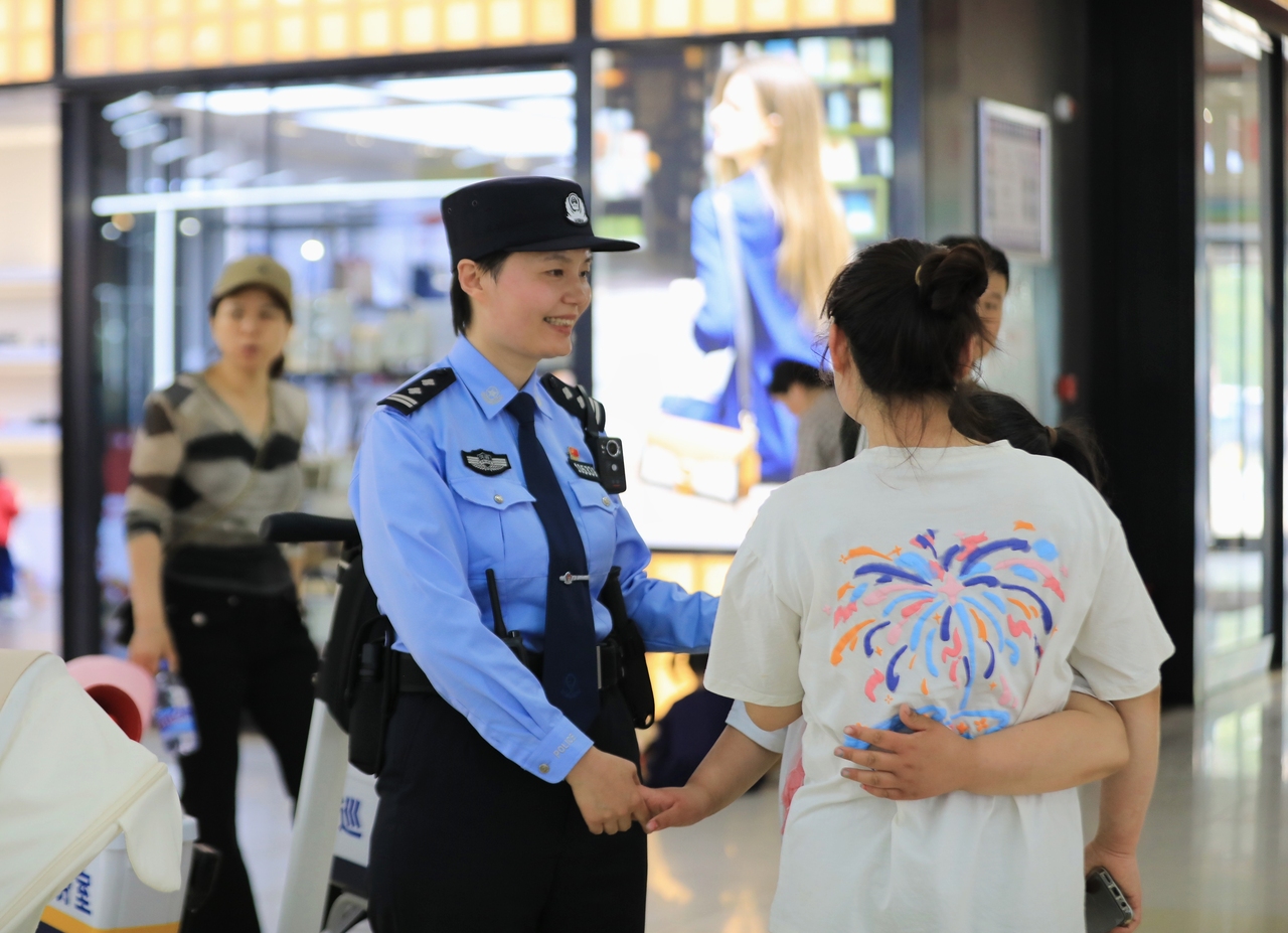 【勞動(dòng)者之歌】一雙永不停歇的“鐵腳板”