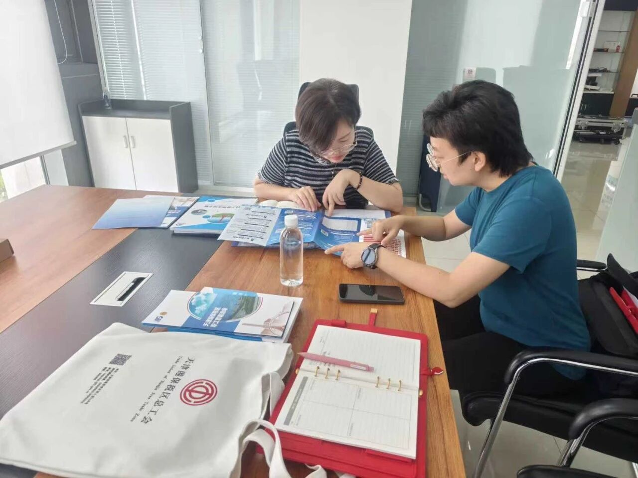 f11b01885e109986082f66f17a42b3b0.jpg f11b01885e109986082f66f17a42b3b0.jpg