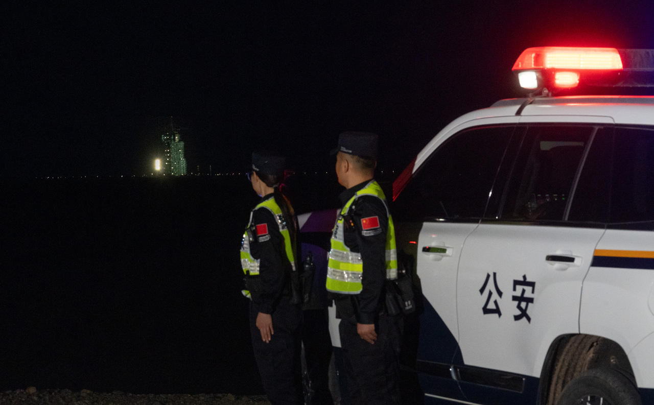神舟二十三号载人飞船发射安保执勤现场3.jpg 神舟二十三号载人飞船发射安保执勤现场3.jpg